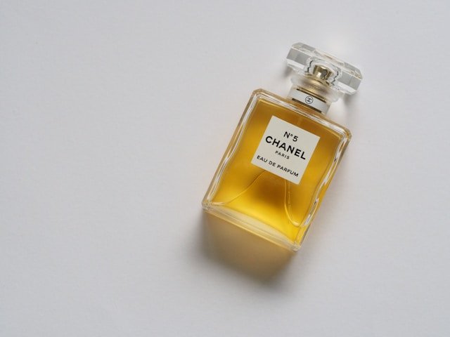 Cuál es el perfume más caro del mundo y cuánto es solo frasco