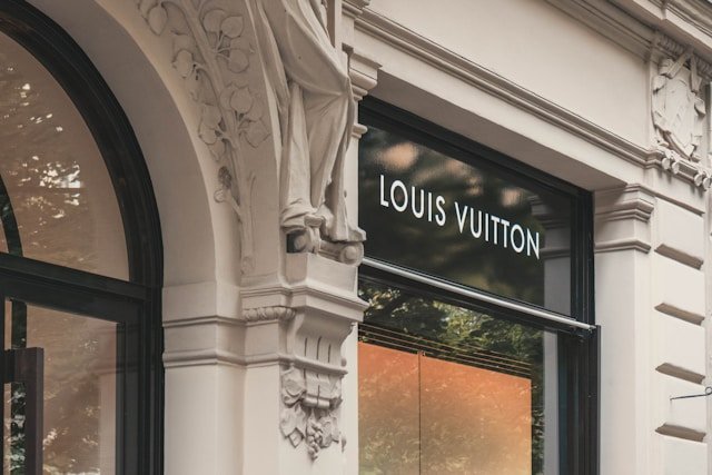Quién es Louis Vuitton y cómo empezó todo con un baúl
