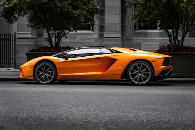 Cuánto vale un Lamborghini y qué se paga además del coche