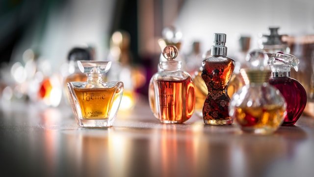 Qué es un perfume nicho y por qué cuesta lo que cuesta