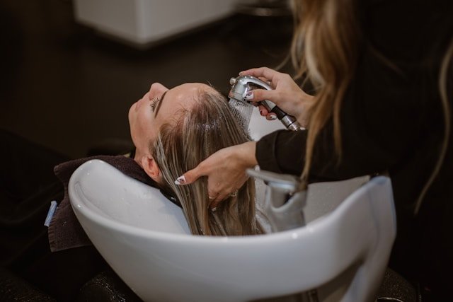 El lujo también está en el cuidado del cabello: cómo transformar el lavado en un ritual de belleza